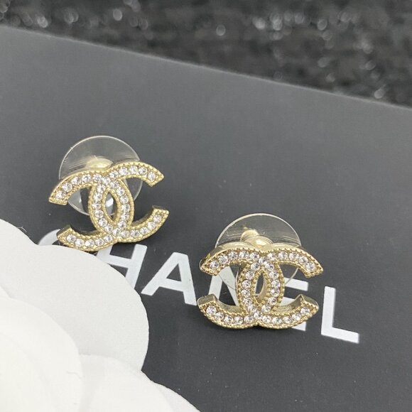 ✨✨Chanel earrings✨✨ - Picture 1 of 4